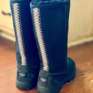 Like new, Ultimate Tall Black Ugg Braid Boot